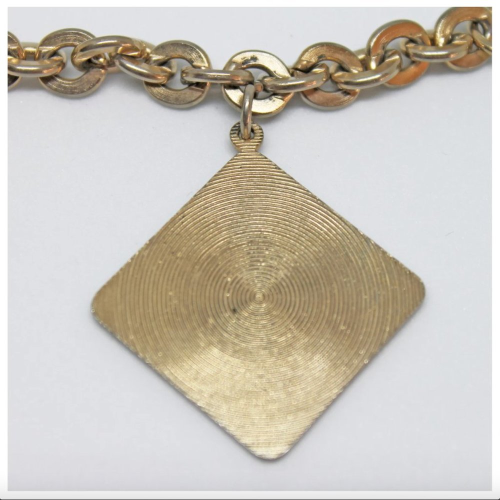 Vintage Light Gold Flat Edge Cable Chain Bracelet with Diamond Shaped Leaf Charm - Picture 8 of 8